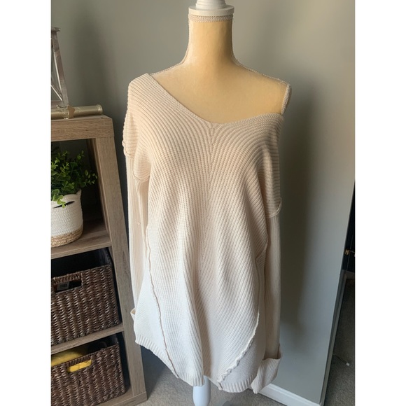 Shop the Mint - Oversized Knit Sweater - Picture 1 of 4